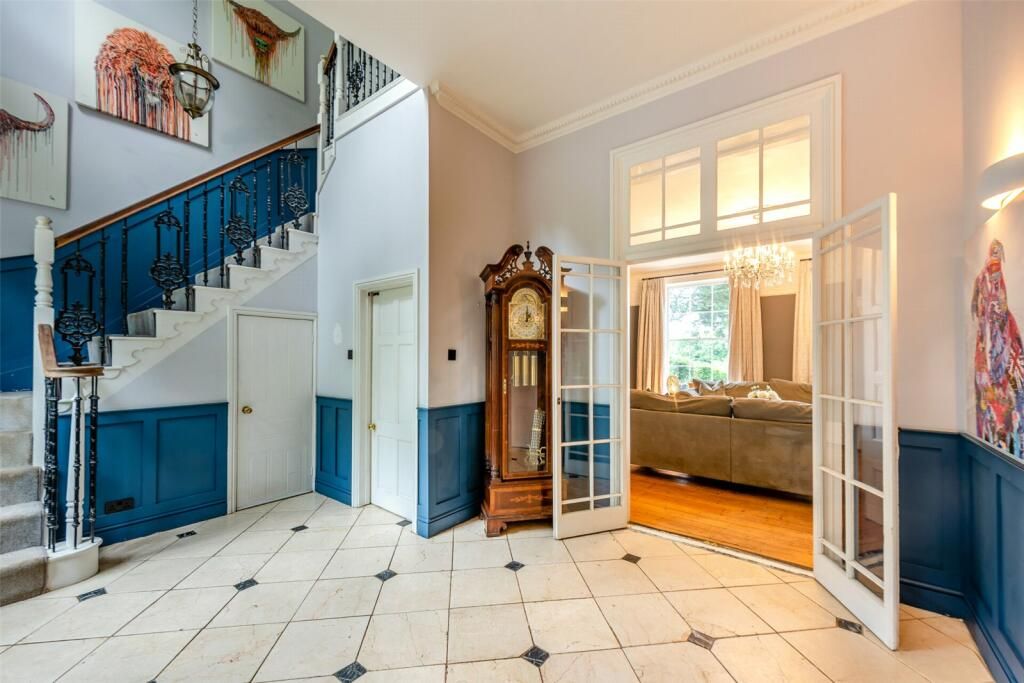 Property photo 2 of 27