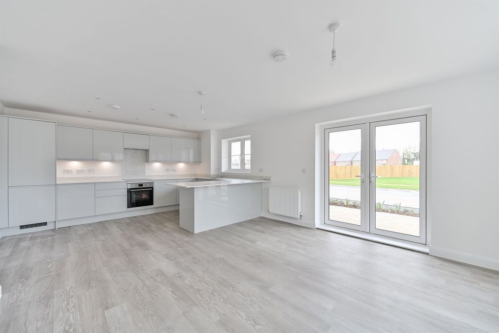 Property photo 3 of 9 Living Area