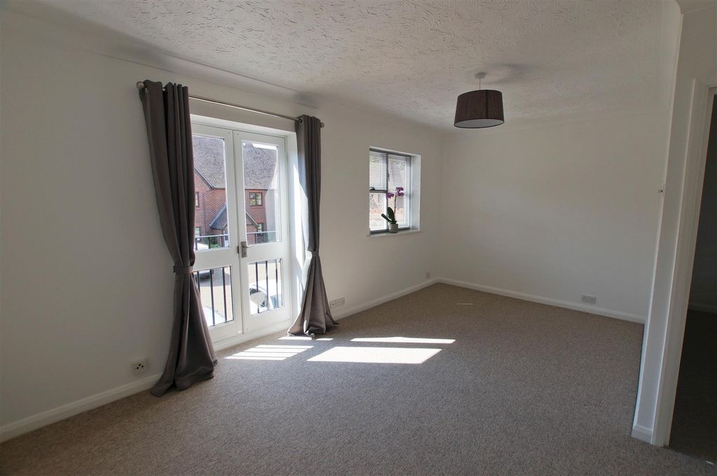 Property photo 3 of 7