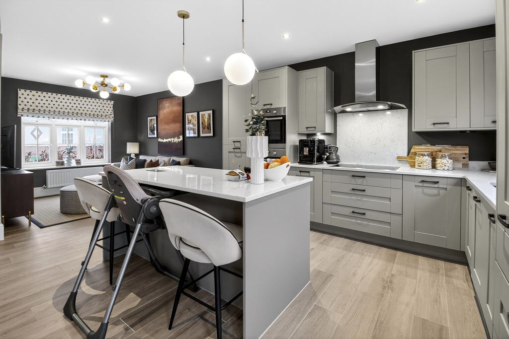 Property photo 3 of 21 Kitchen/Family Room