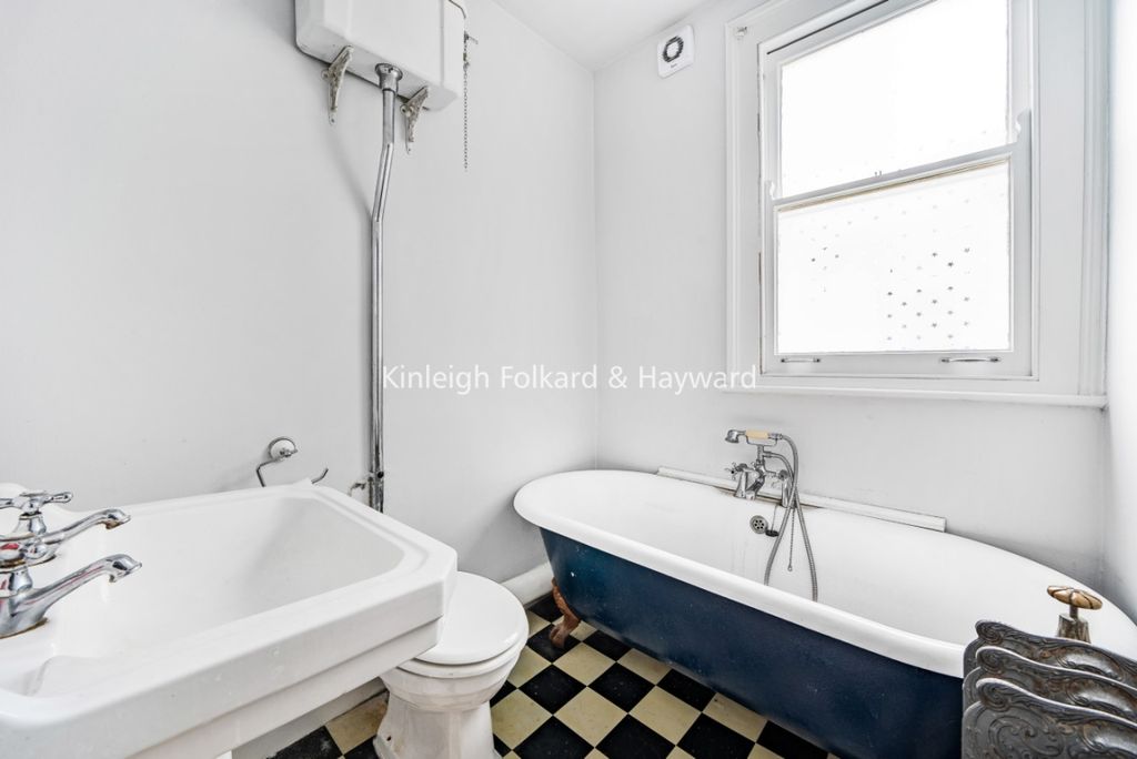 Property photo 3 of 14 52876114-c833-4Ac8-9