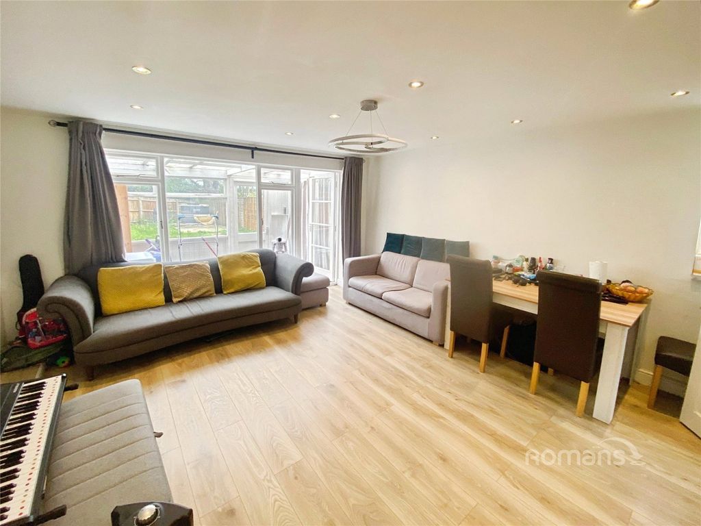 Property photo 2 of 9 Picture No. 13