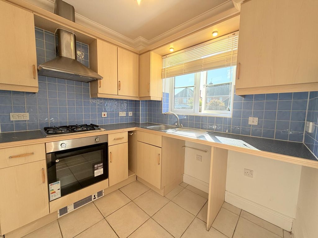 Property photo 2 of 8 Kitchen