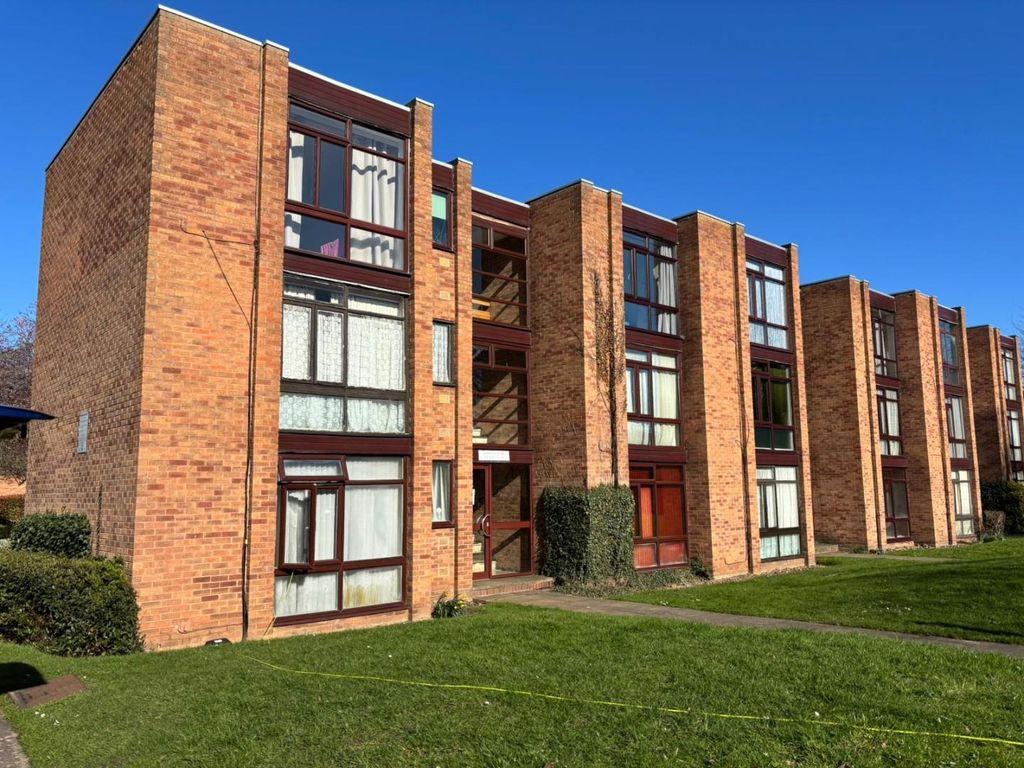 Property photo 1 of 9 c1E9Dd69-B7B6-4E95-A69B-9895c842d991.Jpeg