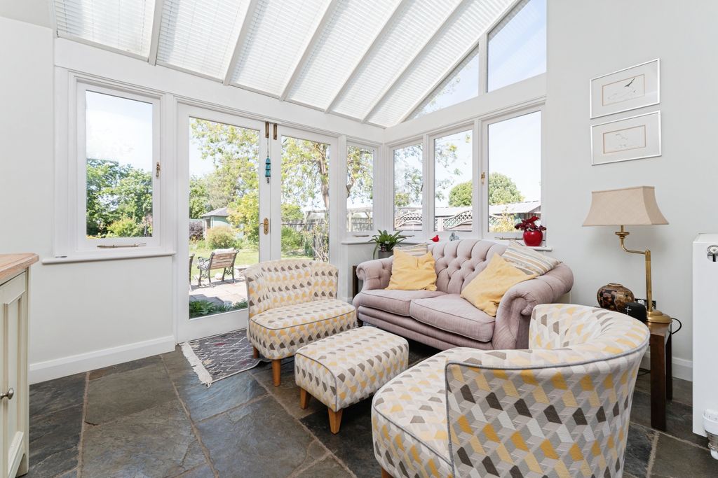 Property photo 3 of 20 Rs_06110