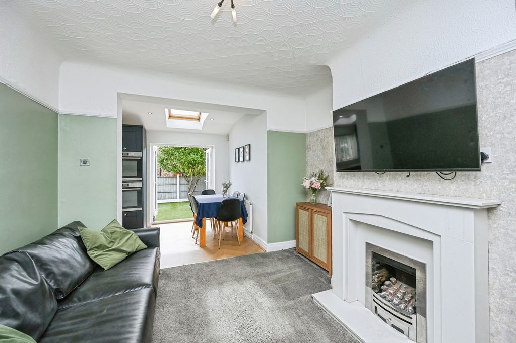 Property photo 2 of 19 Pbox-Img.Jpg