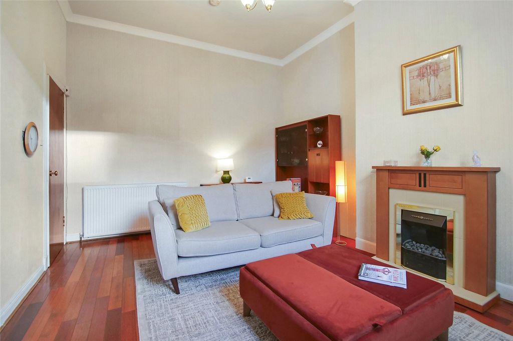 Property photo 2 of 23 Picture No. 18