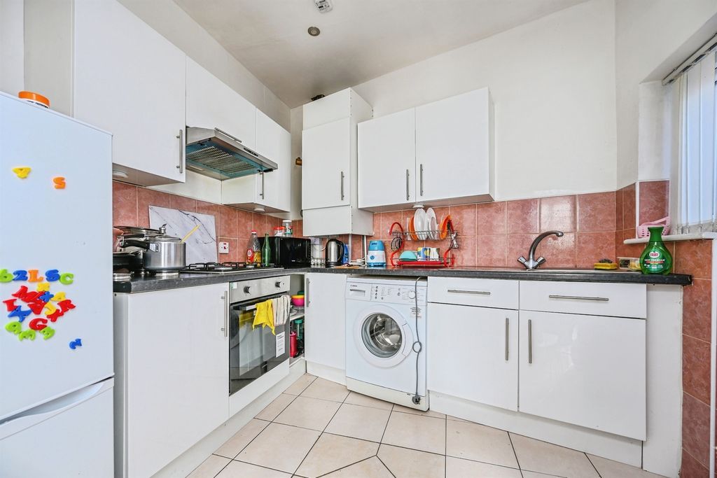 Property photo 2 of 10