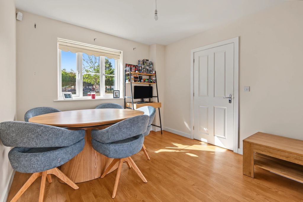 Property photo 3 of 15 5596615