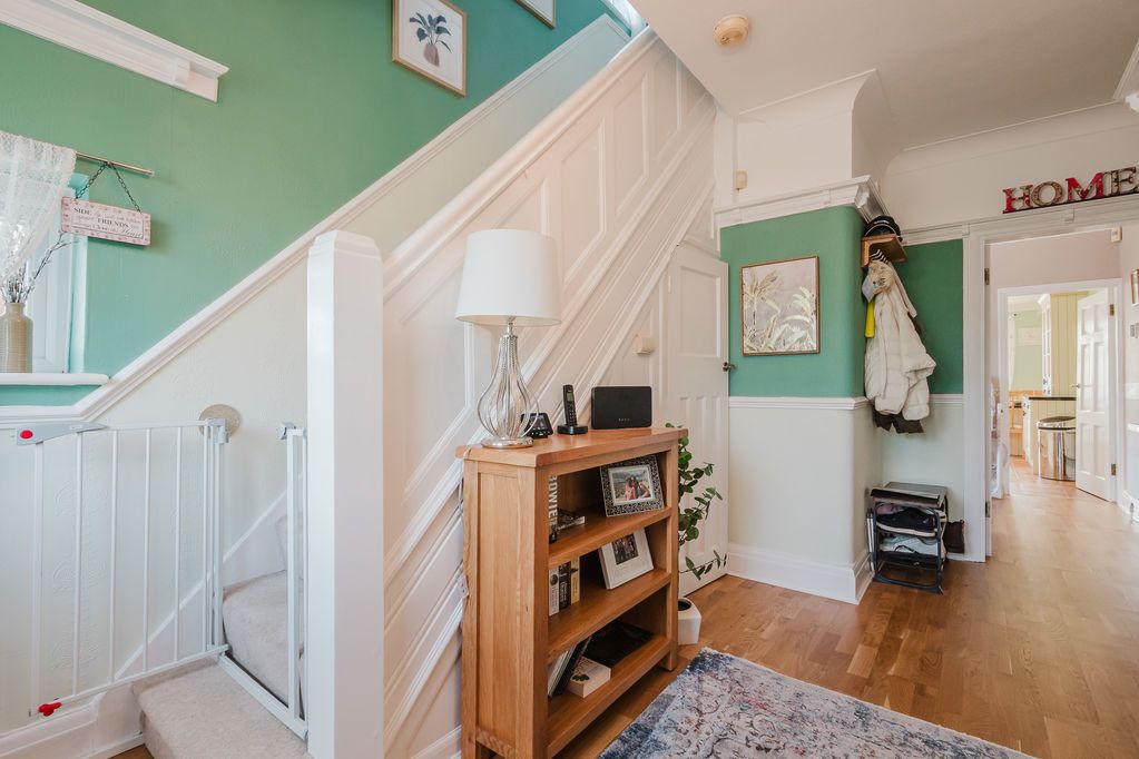Property photo 3 of 36 Entrance Hall