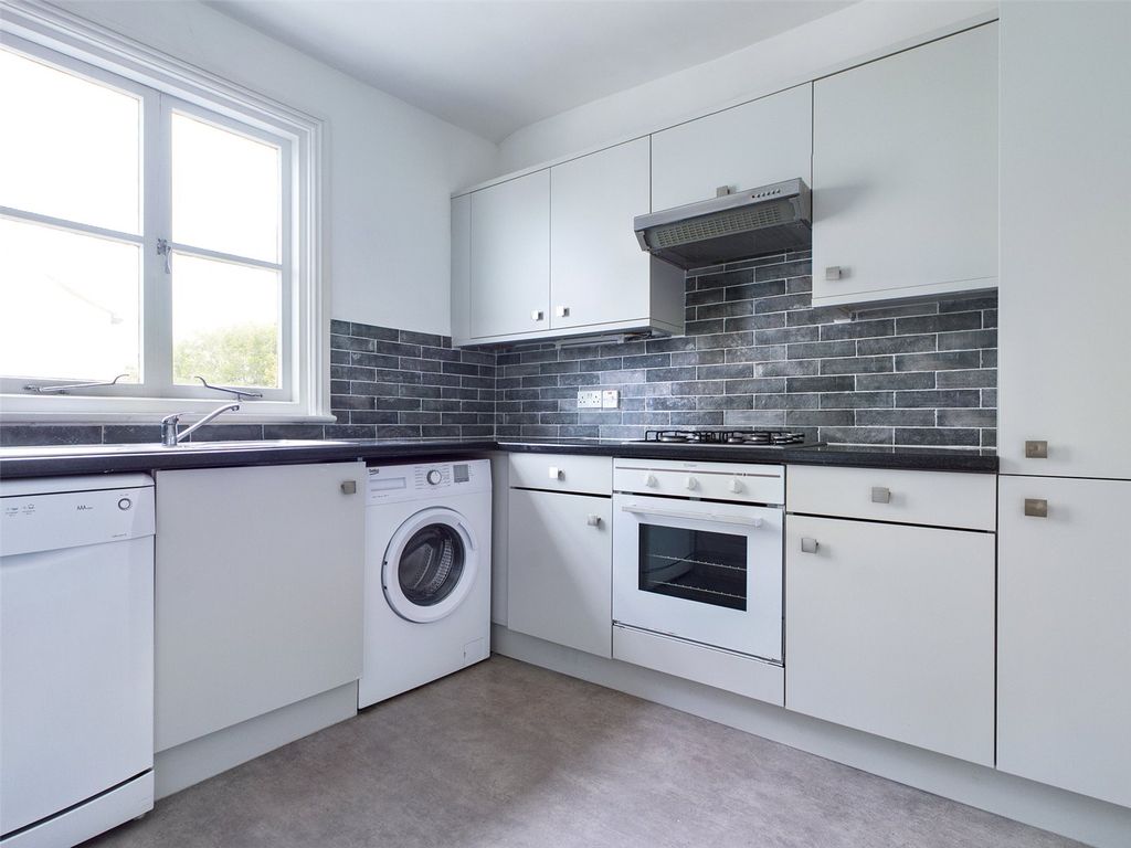 Property photo 1 of 17 Kitchen