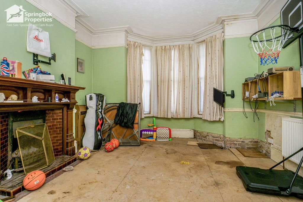 Property photo 2 of 17 Image 1