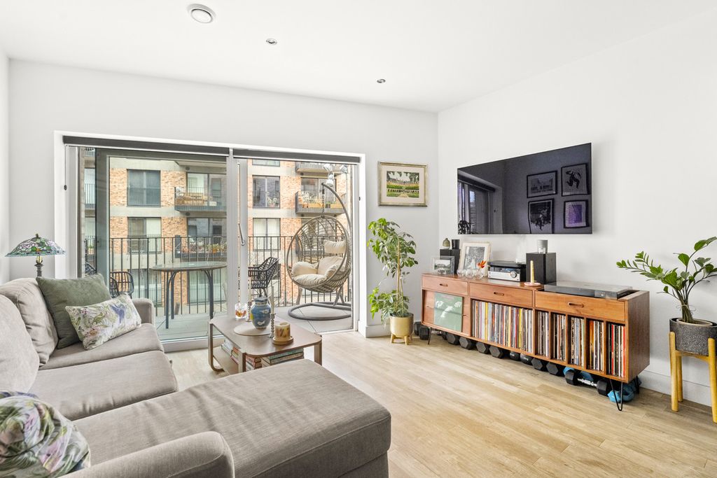 Property photo 2 of 16