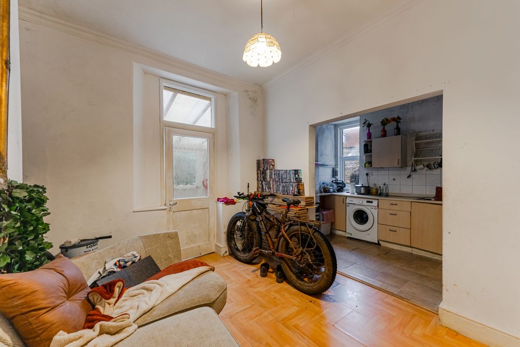 Property photo 3 of 14 Gallery