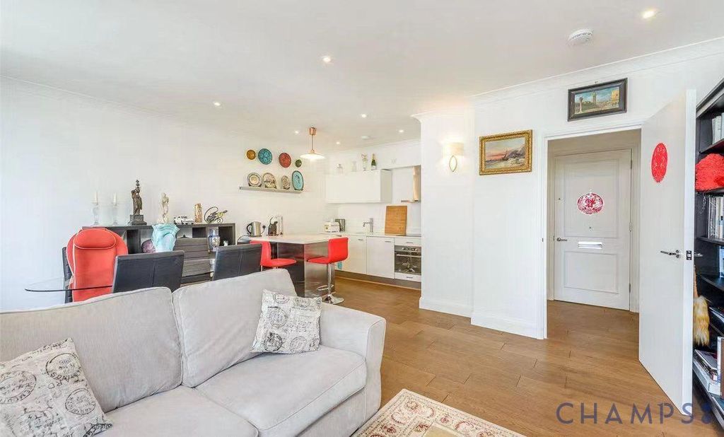 Property photo 2 of 7 Gallery