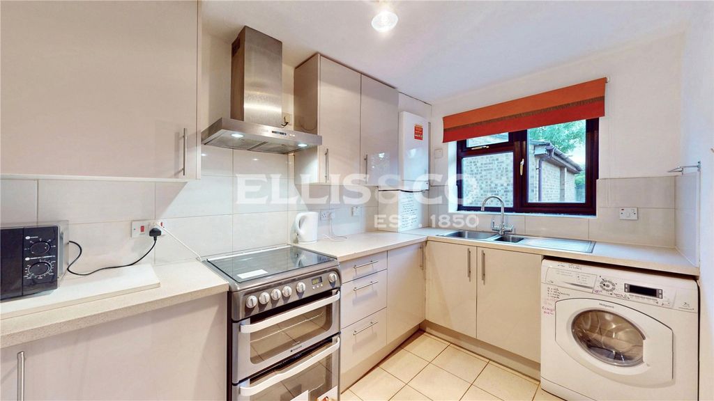 Property photo 3 of 18 Picture No. 31