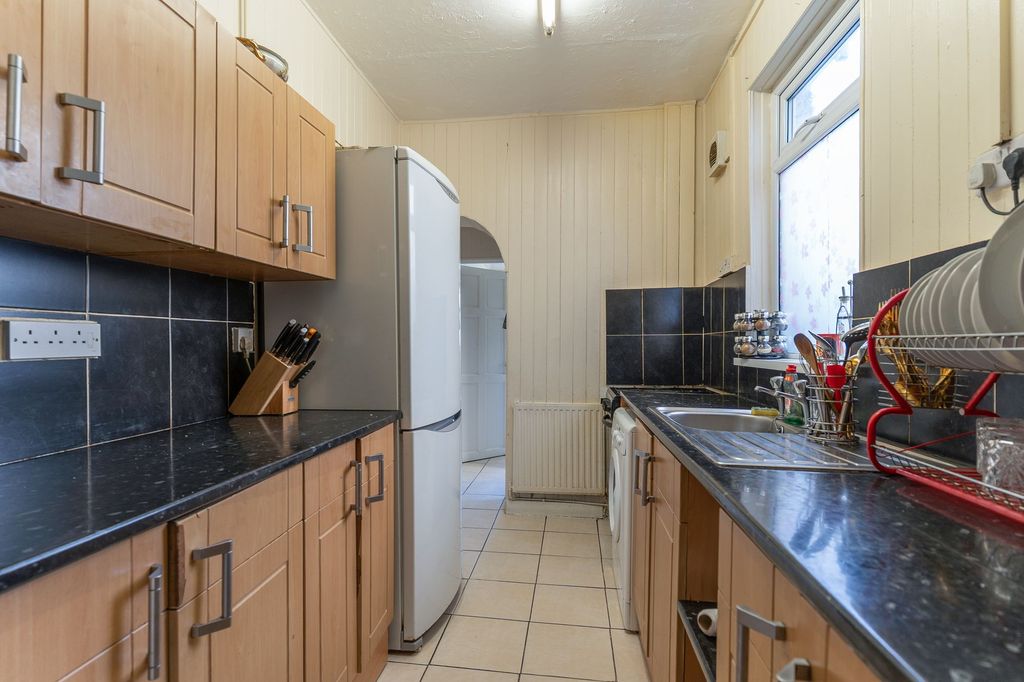 Property photo 2 of 16