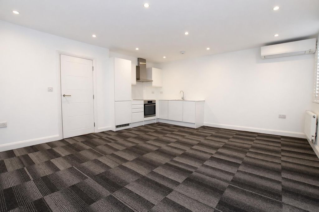 Property photo 1 of 5 B0B321F9-871c-4d1c-Be33-0581518Adc55.Png