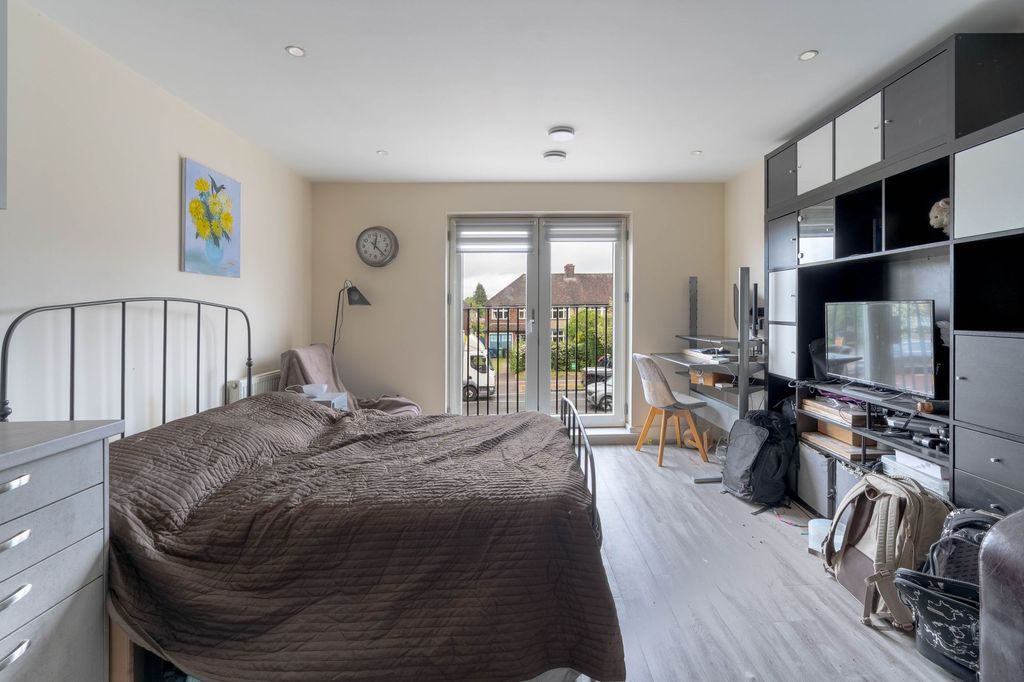 Property photo 2 of 5