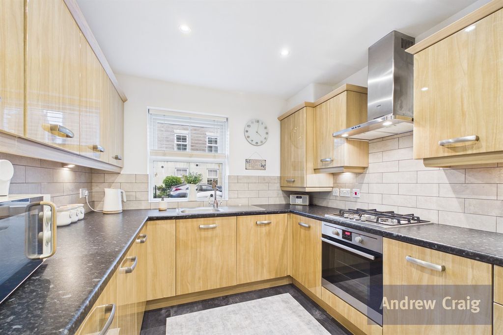 Property photo 2 of 25 Kitchen