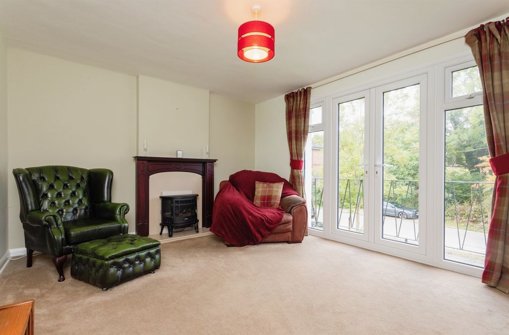 Property photo 2 of 12