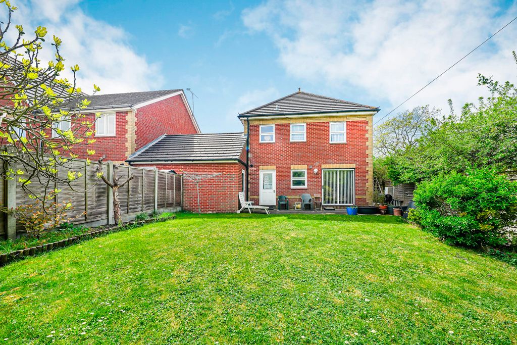 Property photo 3 of 33