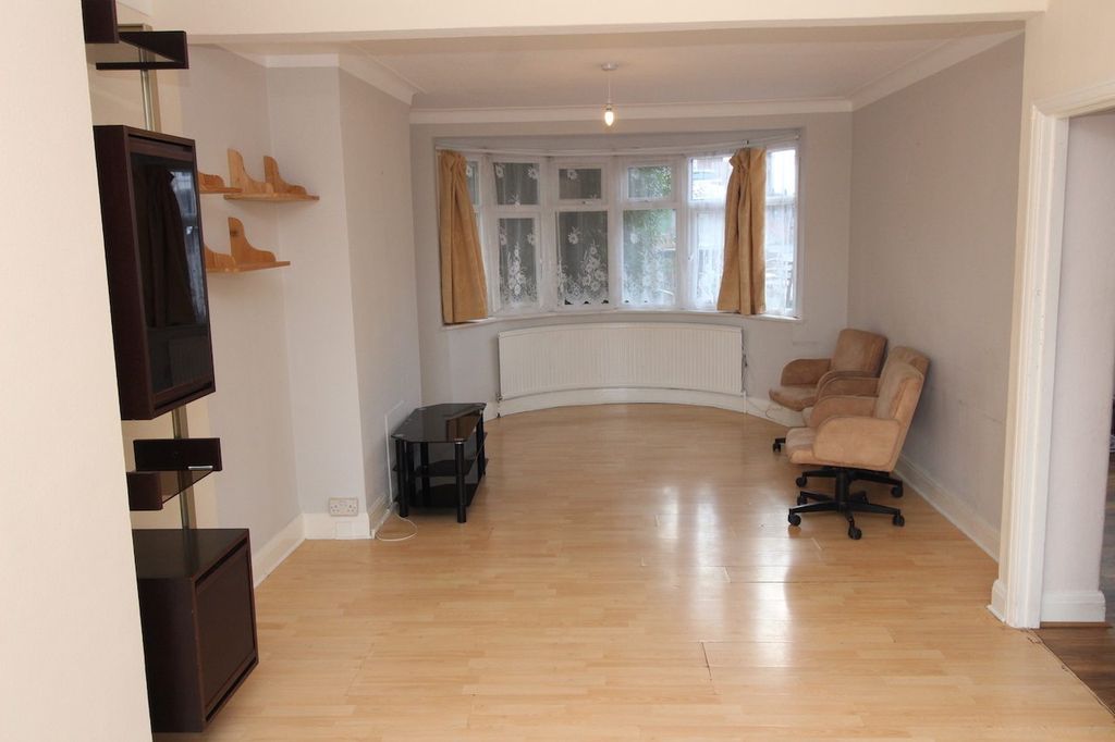 Property photo 2 of 9 Gallery