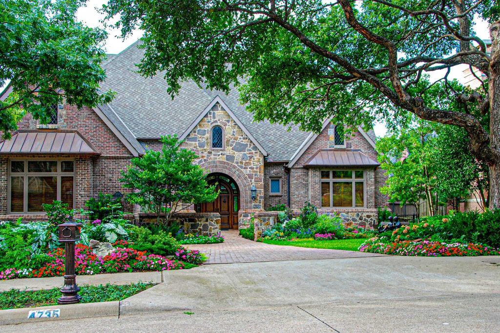 Property photo 1 of 31