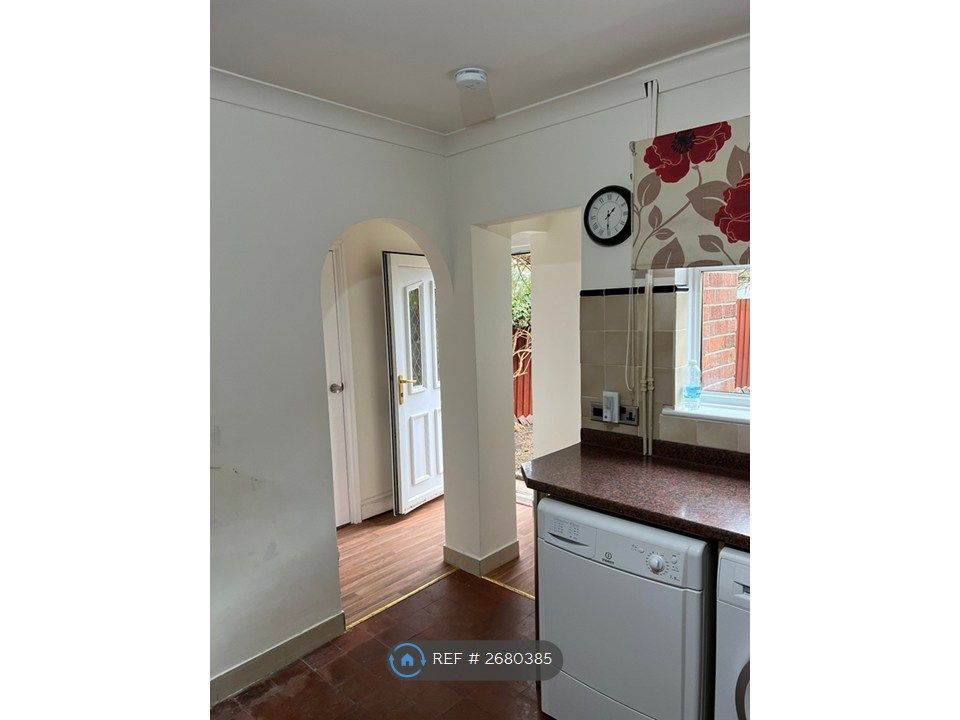 Property photo 3 of 16 Way Out To Gerden From Kitchen