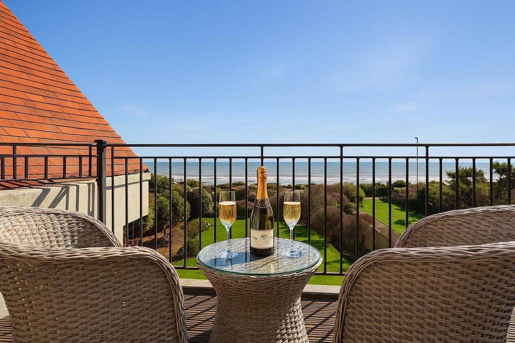 Property photo 1 of 18 Balcony