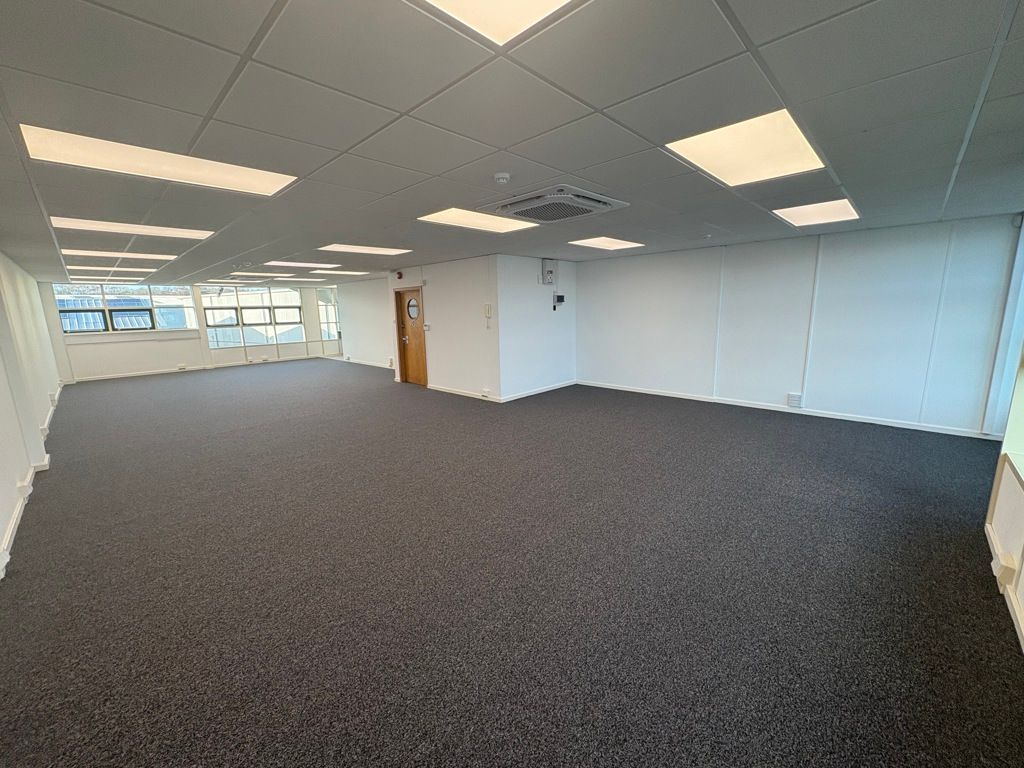 Property photo 1 of 7 Photo 11