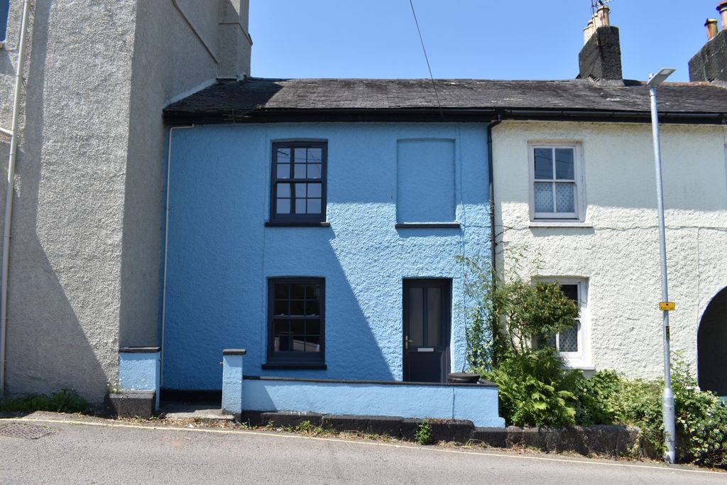 Property photo 3 of 11