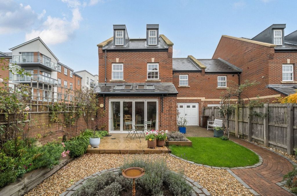 Property photo 2 of 22