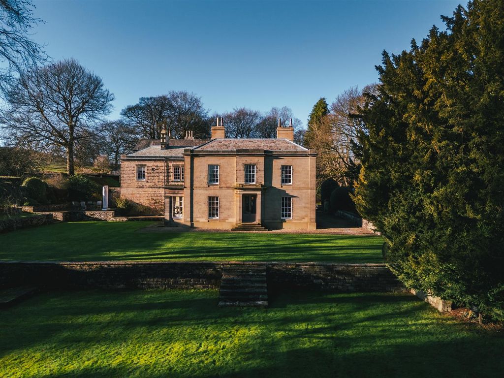 Property photo 3 of 54 Exterior And Gardens