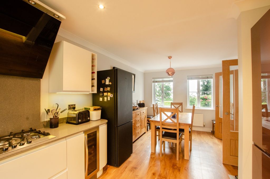 Property photo 3 of 18 49 Kestell Park Tps Bodmin - 01208 74182-2