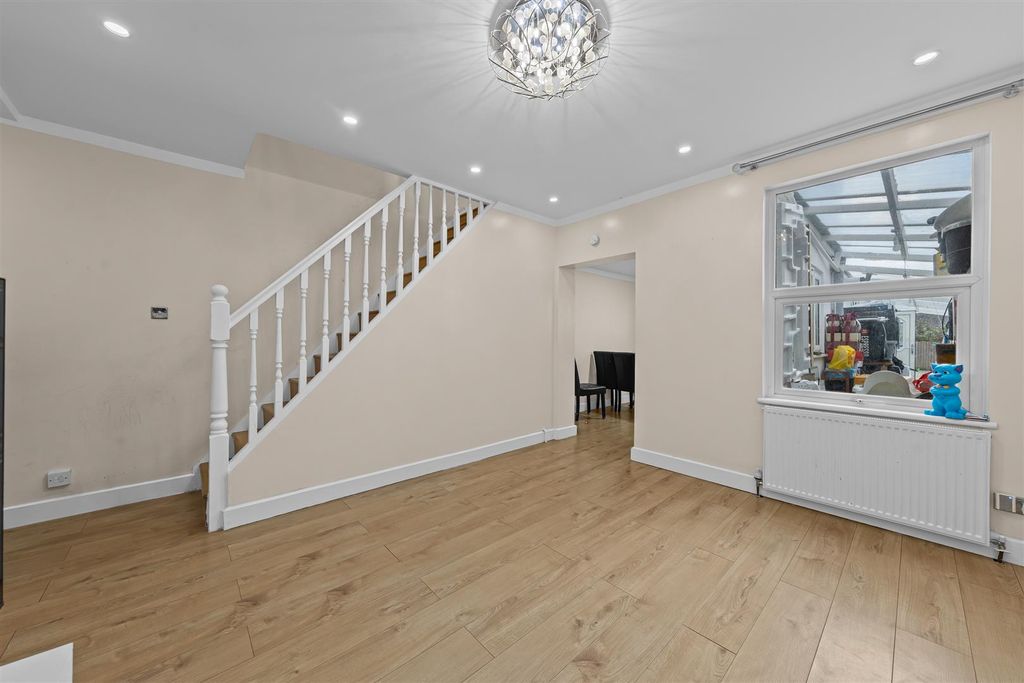 Property photo 2 of 24 12Georgestweb09.Jpg