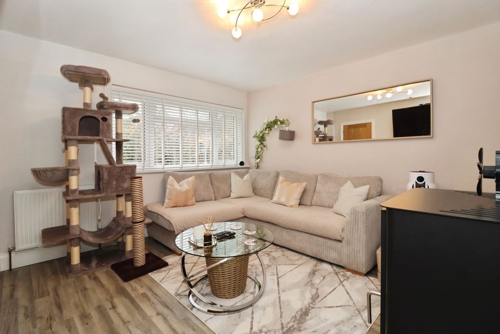 Property photo 3 of 14 Picture 3