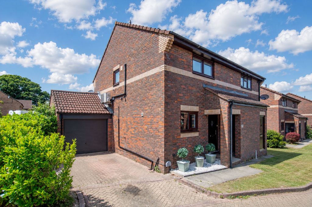 Property photo 1 of 14 External