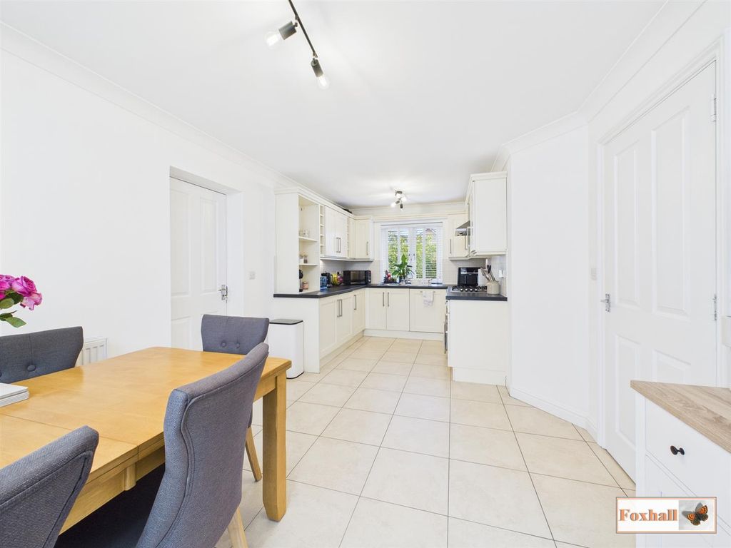 Property photo 3 of 27 Kitchen / Diner