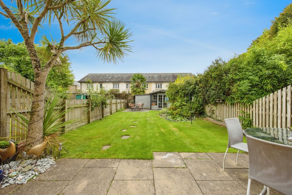 Property photo 2 of 19 Photo