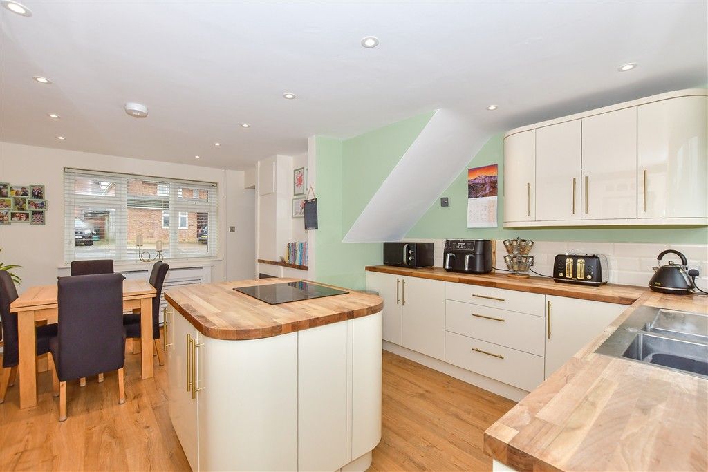 Property photo 1 of 13 Kitchen
