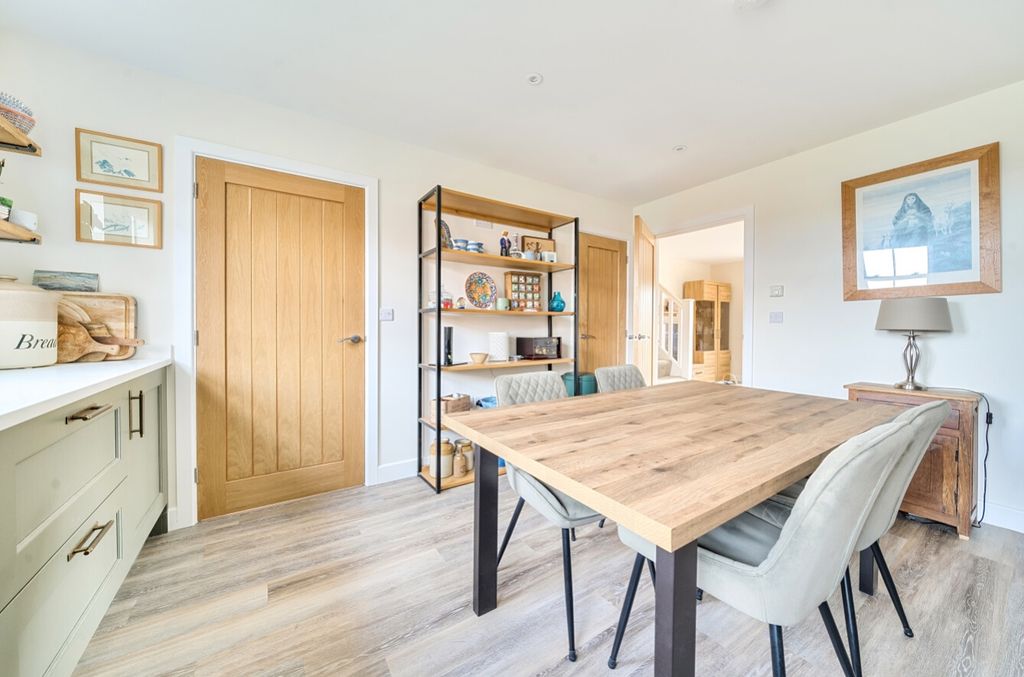 Property photo 3 of 24 1356646-16-68Cae6A73c31B