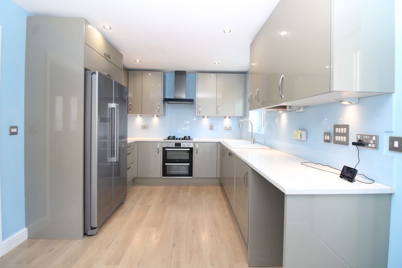 Property photo 3 of 10 Photo 23