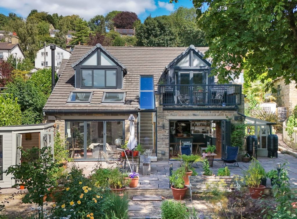 Property photo 1 of 52