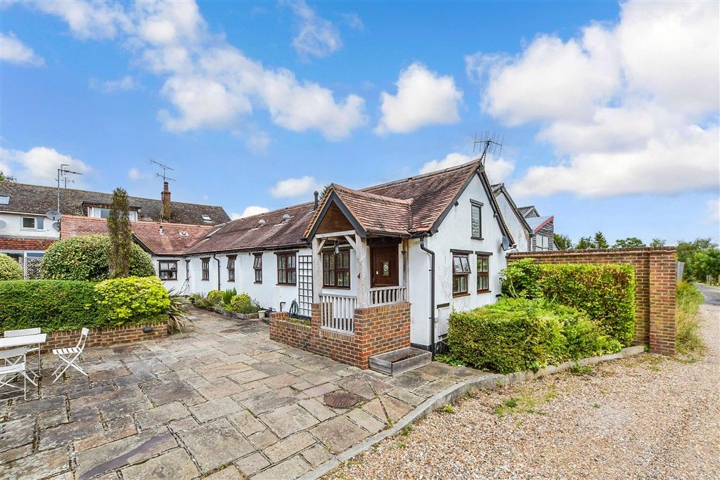 Property photo 2 of 18 External (Brochure)