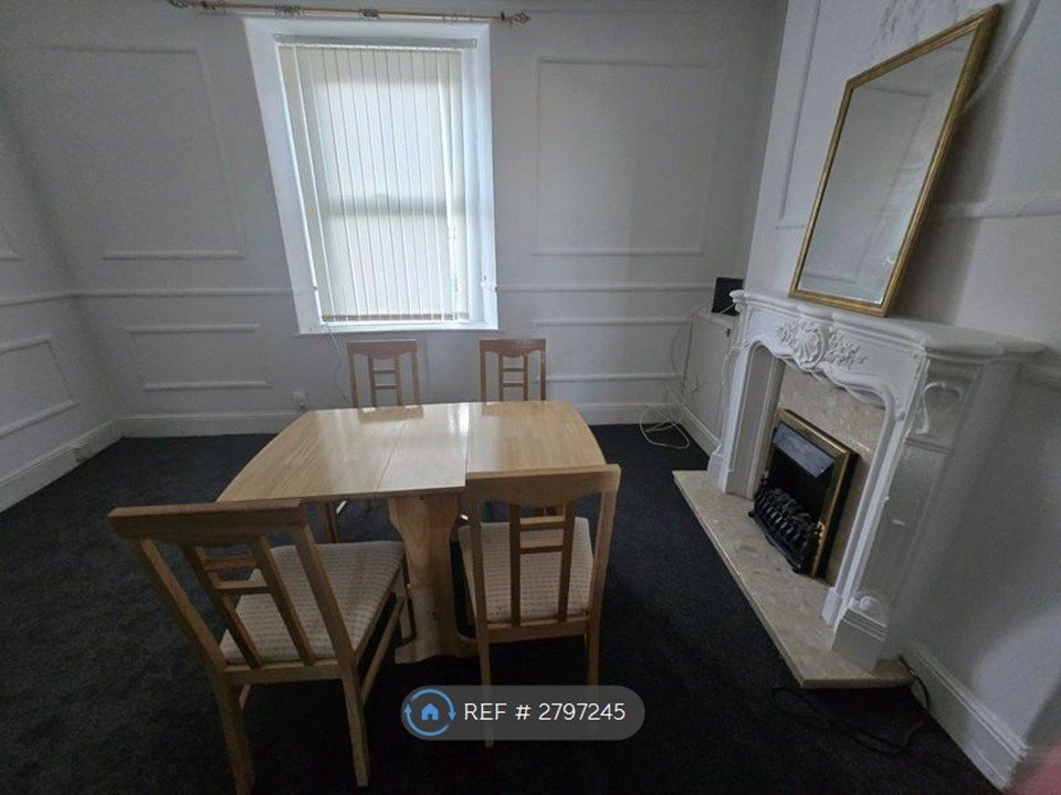 Property photo 3 of 3 Living Room / Dinning Room