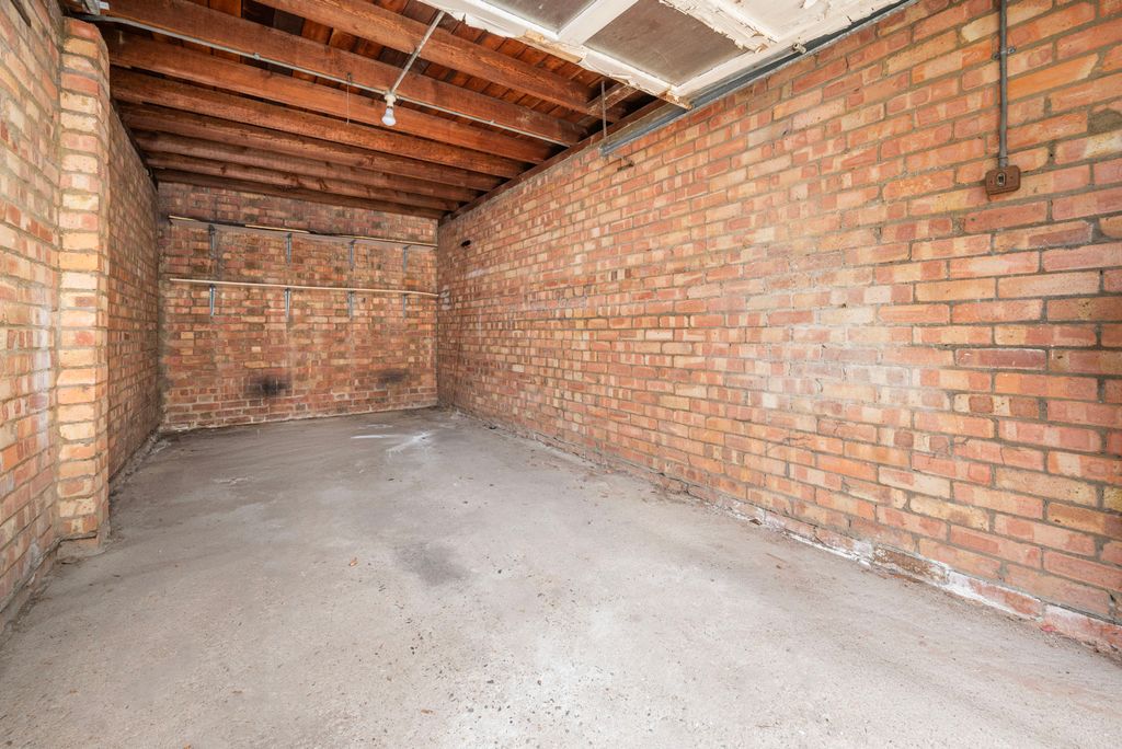 Property photo 2 of 3 Picture No. 01