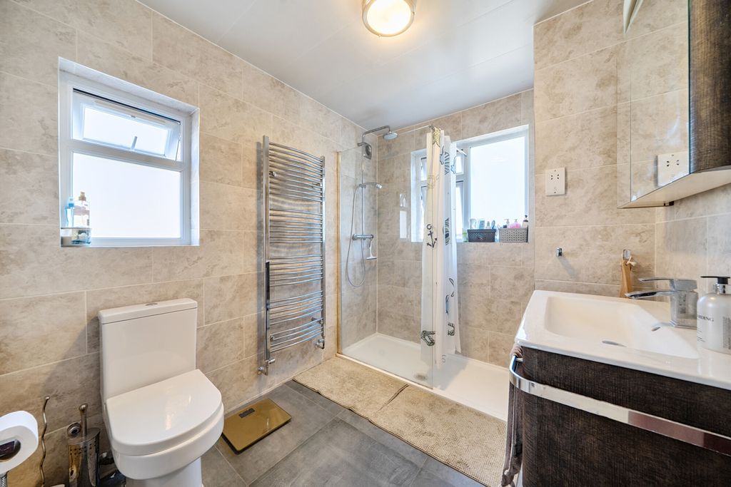 Property photo 3 of 17 1508517-4-6A82d54...