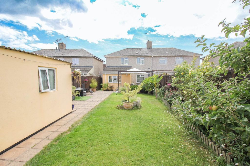 Property photo 2 of 23