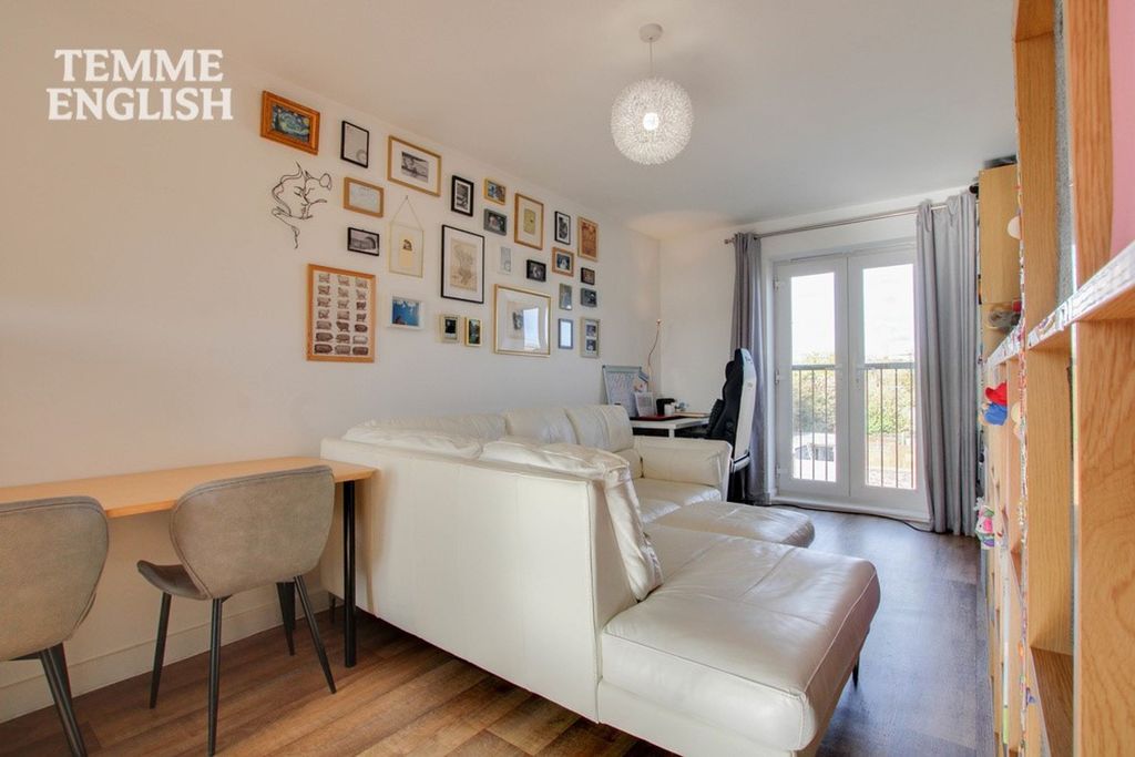 Property photo 3 of 18